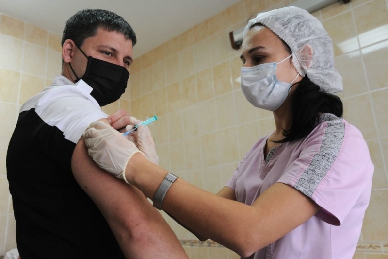 Президент РАН: Усилия ученых по созданию вакцин помогут победить пандемию